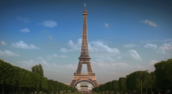 the Eiffel Tower in Paris, France wallpaper