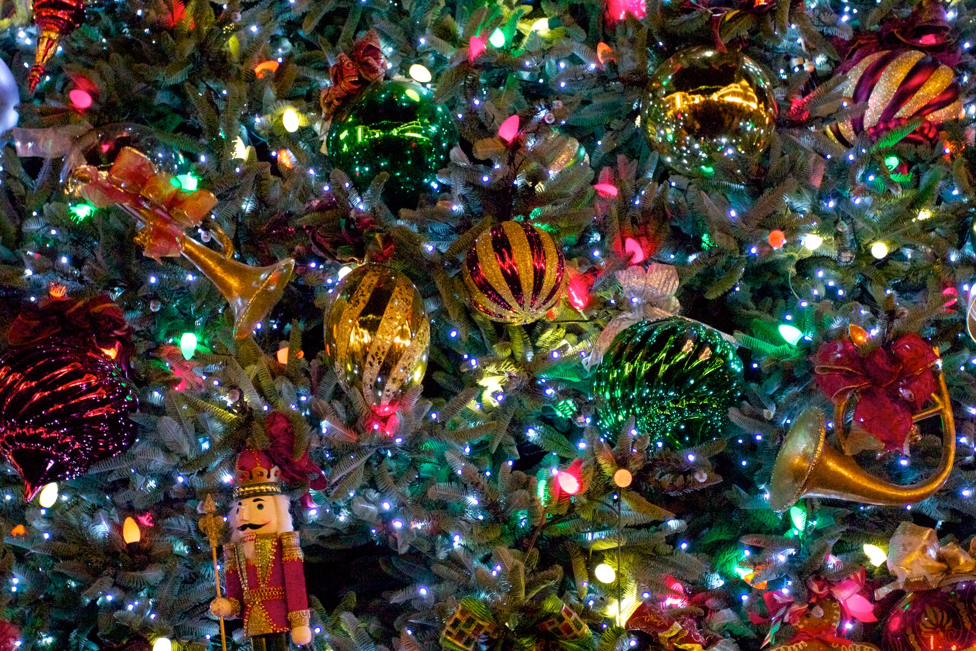 Christmas Tree Desktop Wallpaper