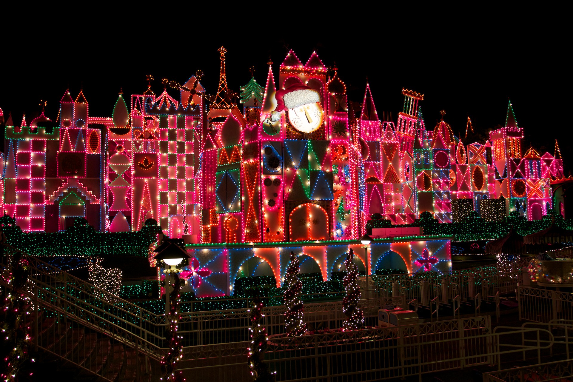 Disneyland It's a Small World Christmas Lights Desktop Wallpaper