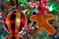 christmas tree at night with ornaments and gingerbread man wallpaper