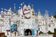 It's a Small World attraction at Disneyland decorated for Christmas wallpaper